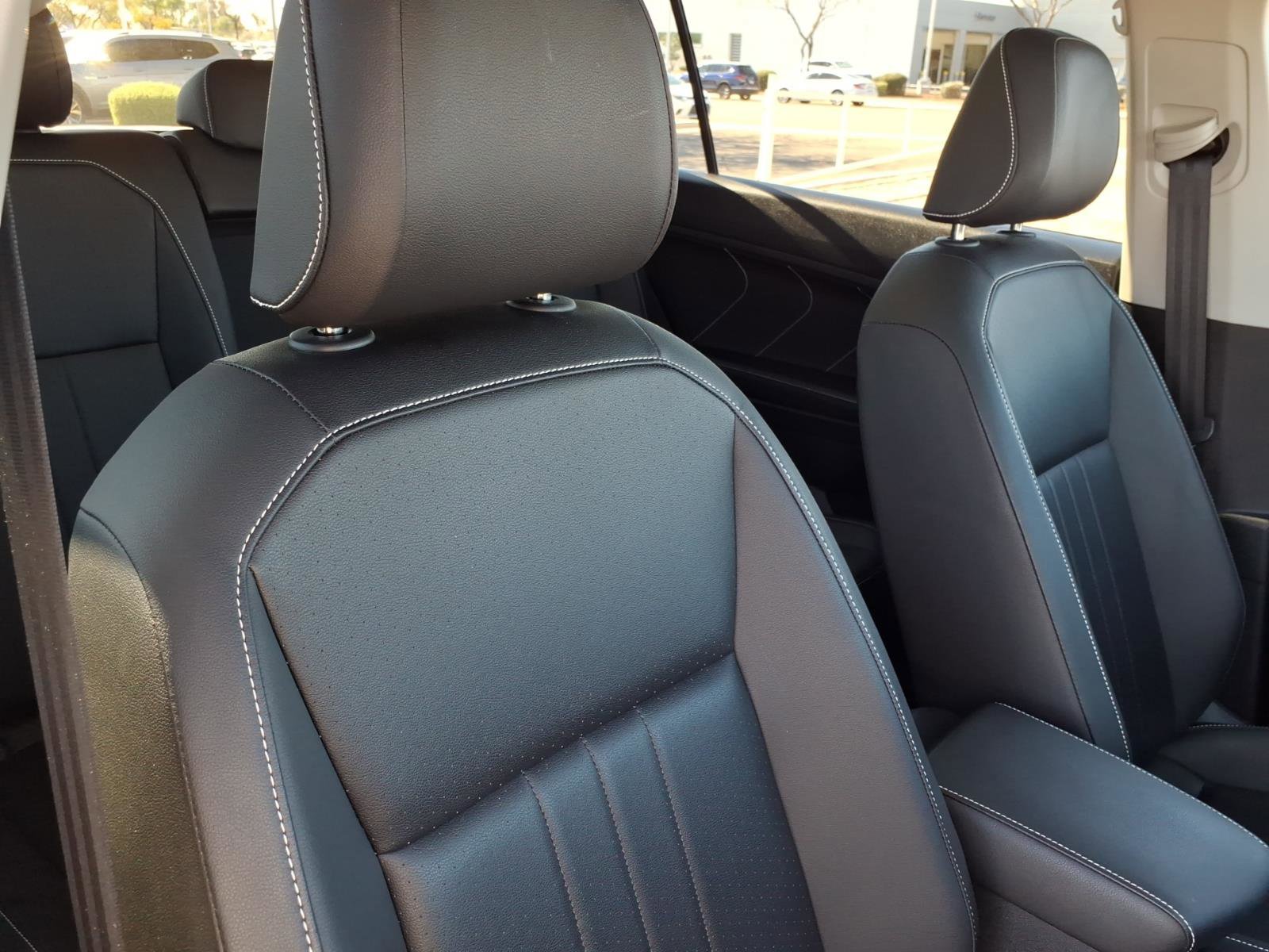 Certified 2023 Volkswagen Tiguan SE w/ Panoramic Sunroof Package image 12