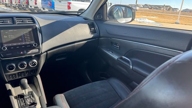 Used 2022 Mitsubishi Outlander Sport SE image 15