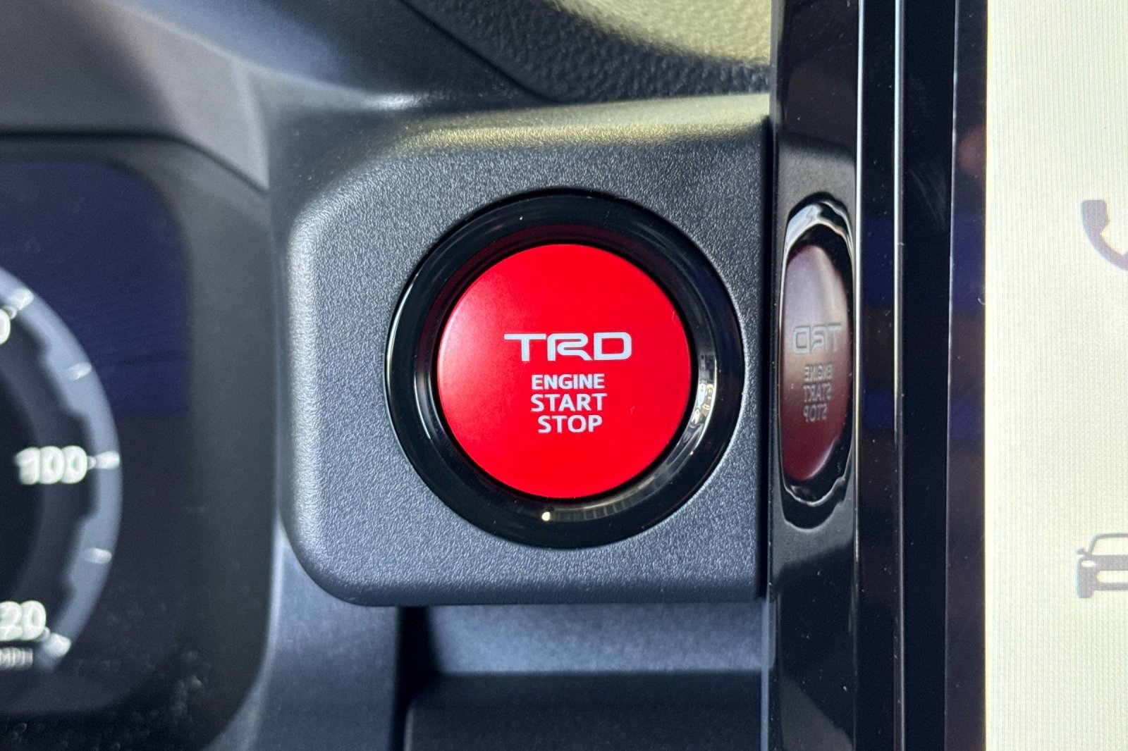 Certified 2026 Toyota 4Runner TRD Off-Road Premium AWD/4WD image 21