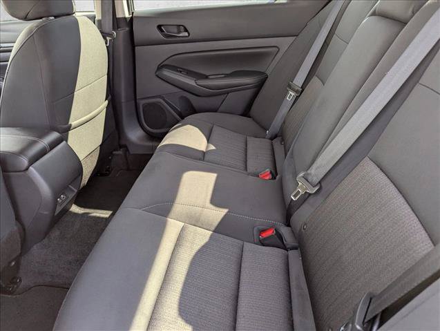 Used 2025 Nissan Altima 2.5 SV FWD image 24