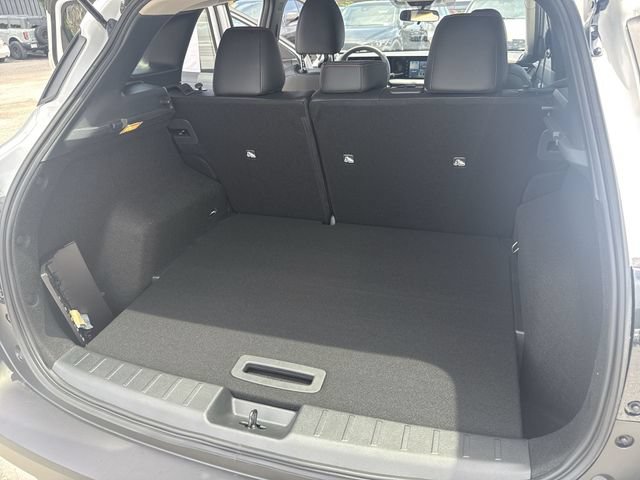 New 2025 Nissan Kicks SR FWD image 12