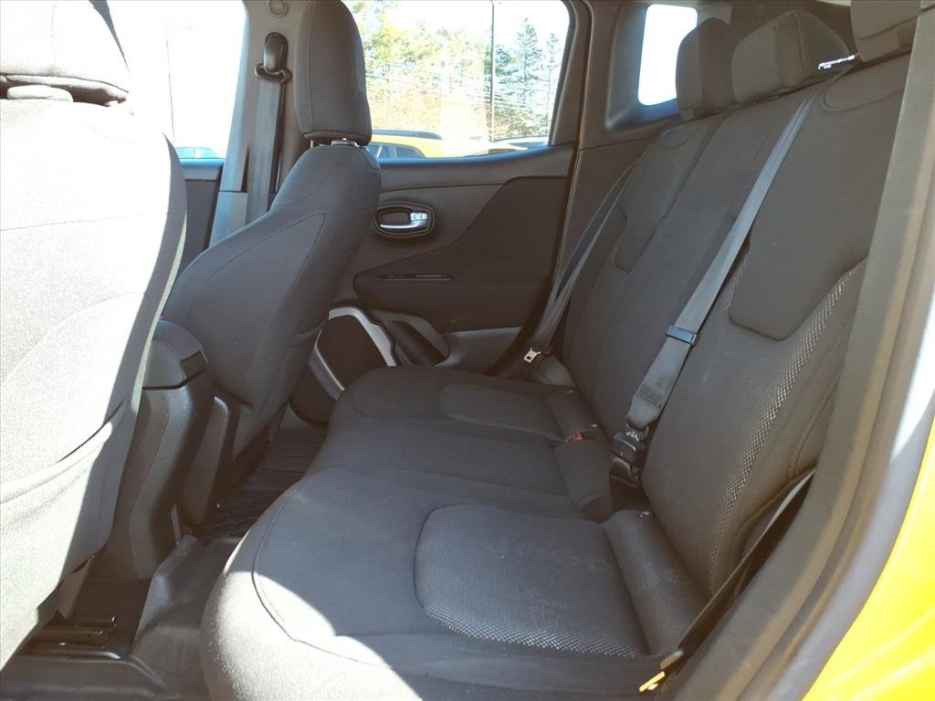 Used 2015 Jeep Renegade Latitude w/ Cold Weather Group II image 15