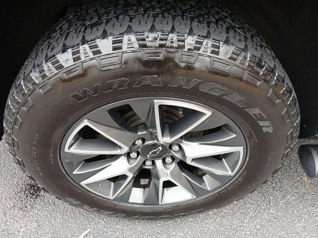 Used 2022 Chevrolet Suburban Z71 w/ Luxury Package image 19