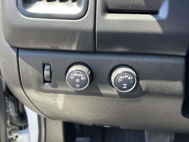 Used 2022 Chevrolet Colorado LT w/ Redline Special Edition AWD/4WD image 23