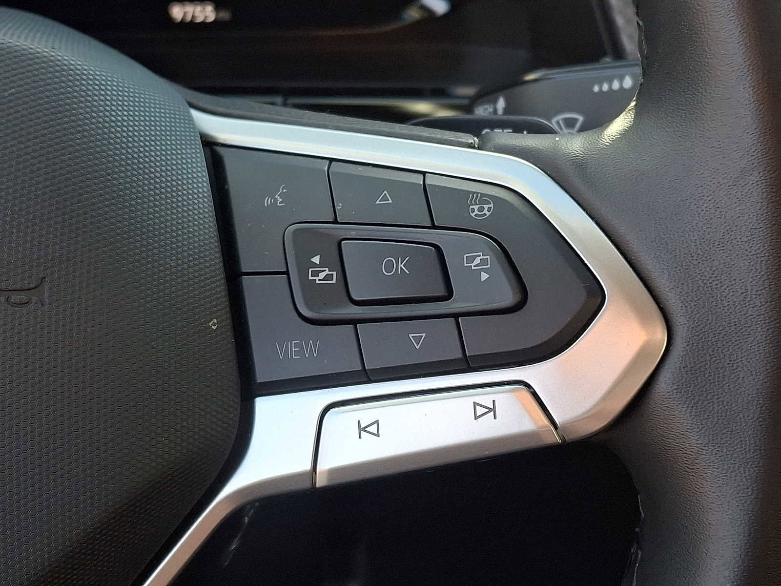 Used 2025 Volkswagen Atlas Peak Edition SE AWD/4WD image 23