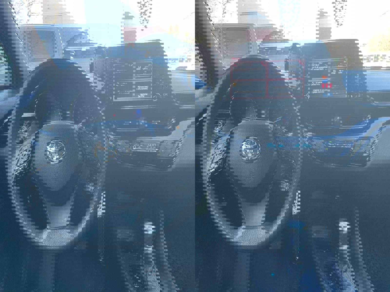 Used 2019 Toyota C-HR XLE image 11