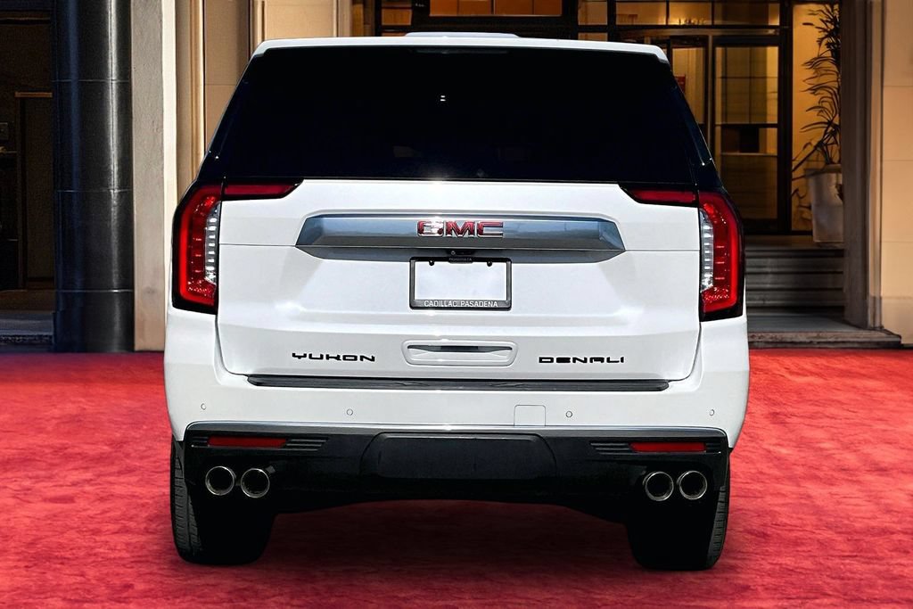 Used 2024 GMC Yukon Denali w/ Advanced Technology Package AWD/4WD image 5
