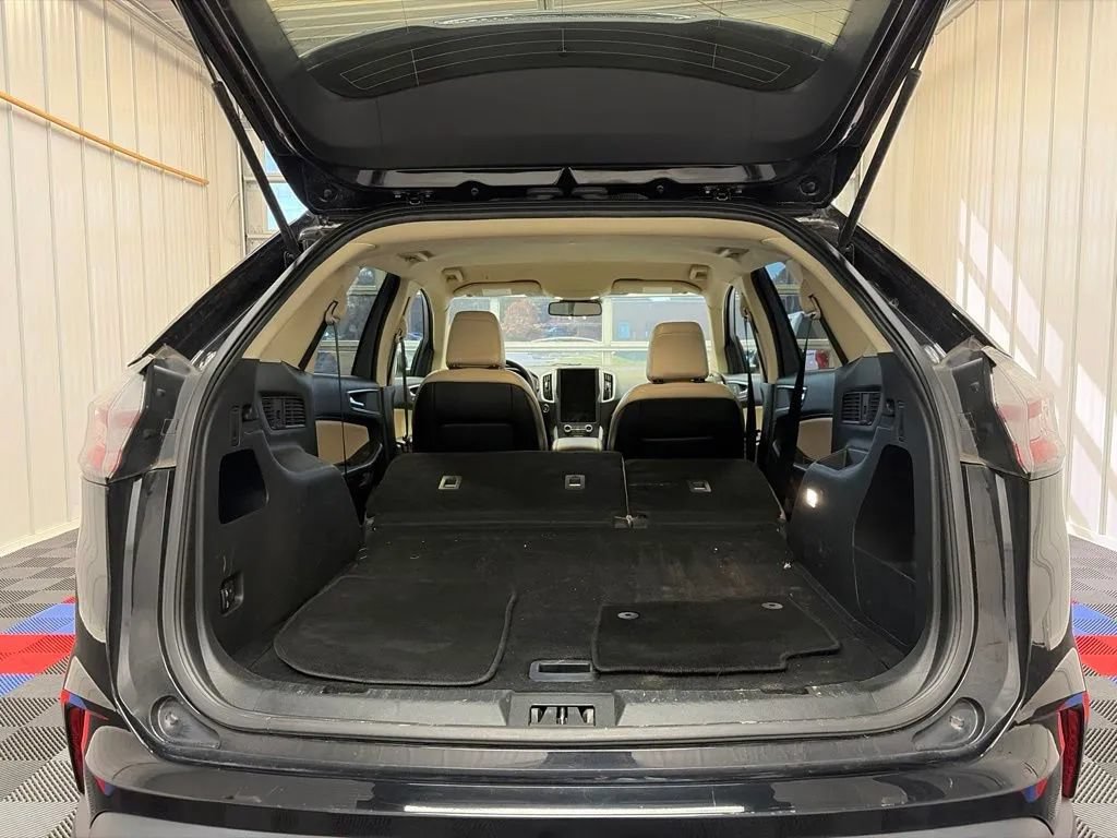 Used 2024 Ford Edge SEL AWD/4WD image 16