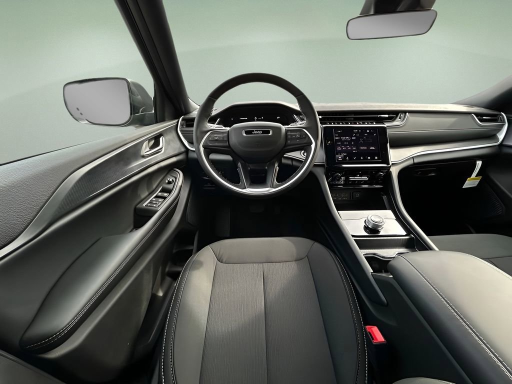 New 2025 Jeep Grand Cherokee L Laredo w/ Luxury Tech Group I image 15