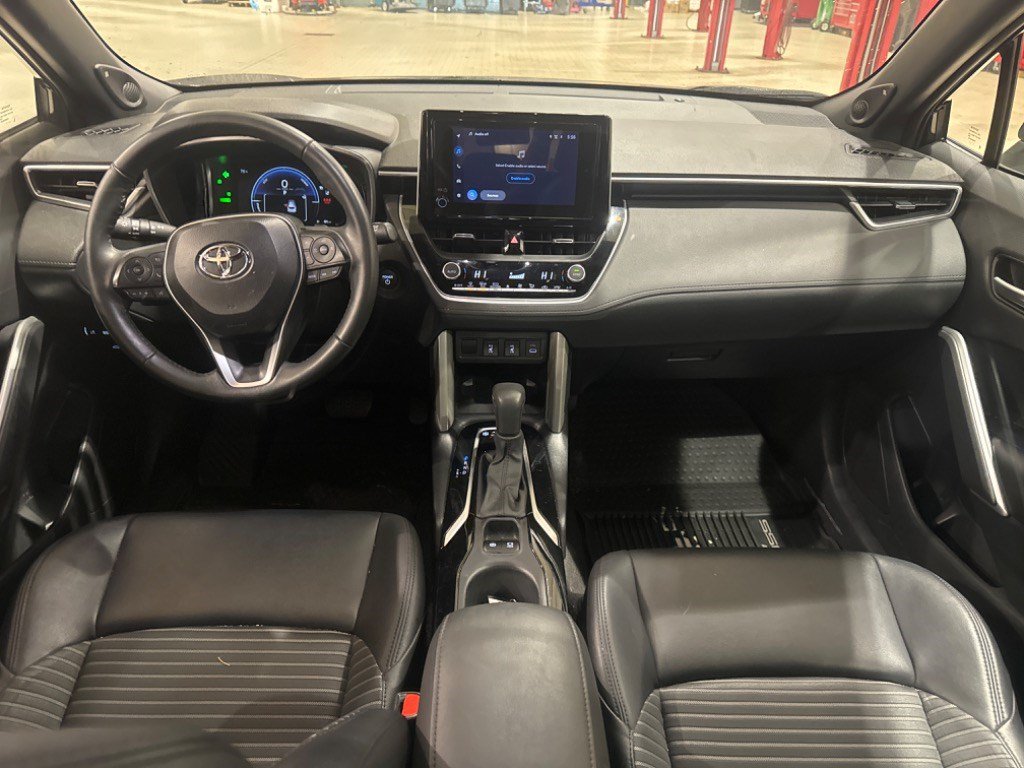 Used 2024 Toyota Corolla Cross AWD Hybrid w/ Convenience Package image 45