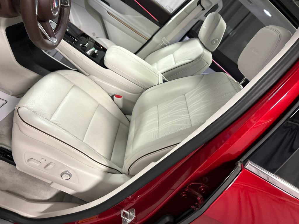 Used 2025 Buick Enclave Avenir w/ Super Cruise Package image 12
