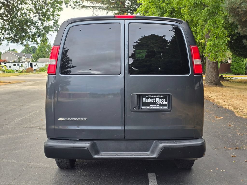 Used 2017 Chevrolet Express 2500 LS RWD image 5