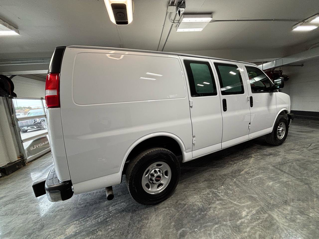 Used 2021 GMC Savana 2500 w/ Driver Convenience Package RWD image 12