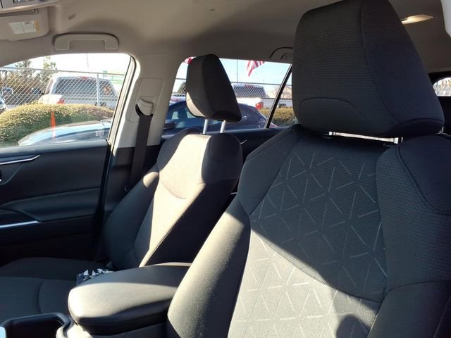 Used 2025 Toyota RAV4 XLE image 16