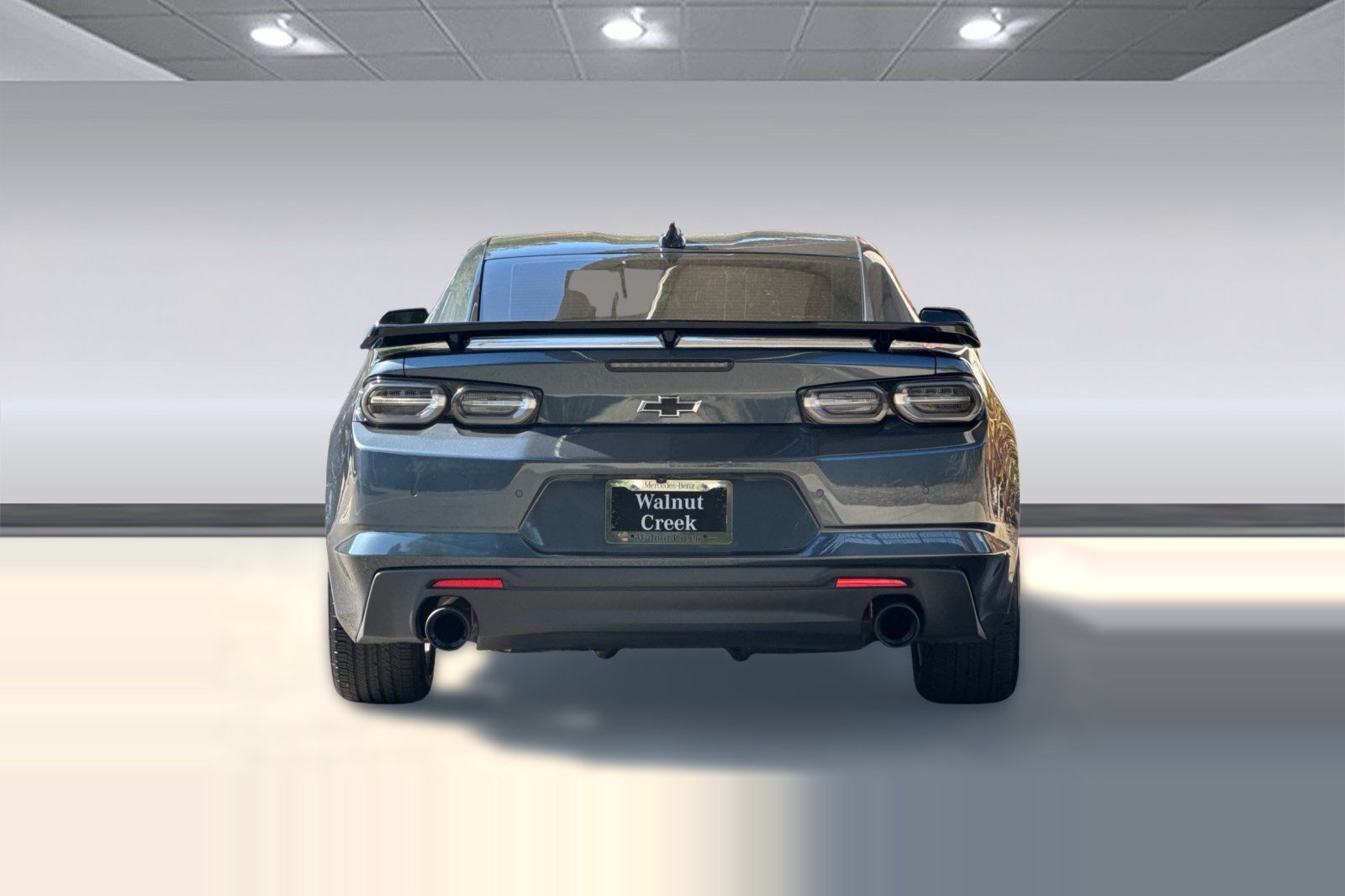 Used 2023 Chevrolet Camaro LT RWD image 10