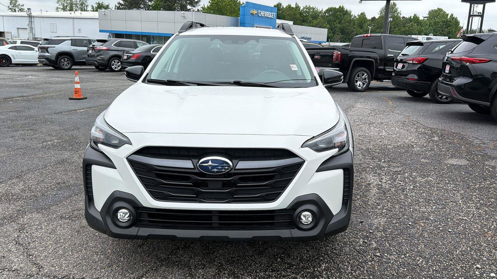 Used 2024 Subaru Outback Premium AWD/4WD image 2