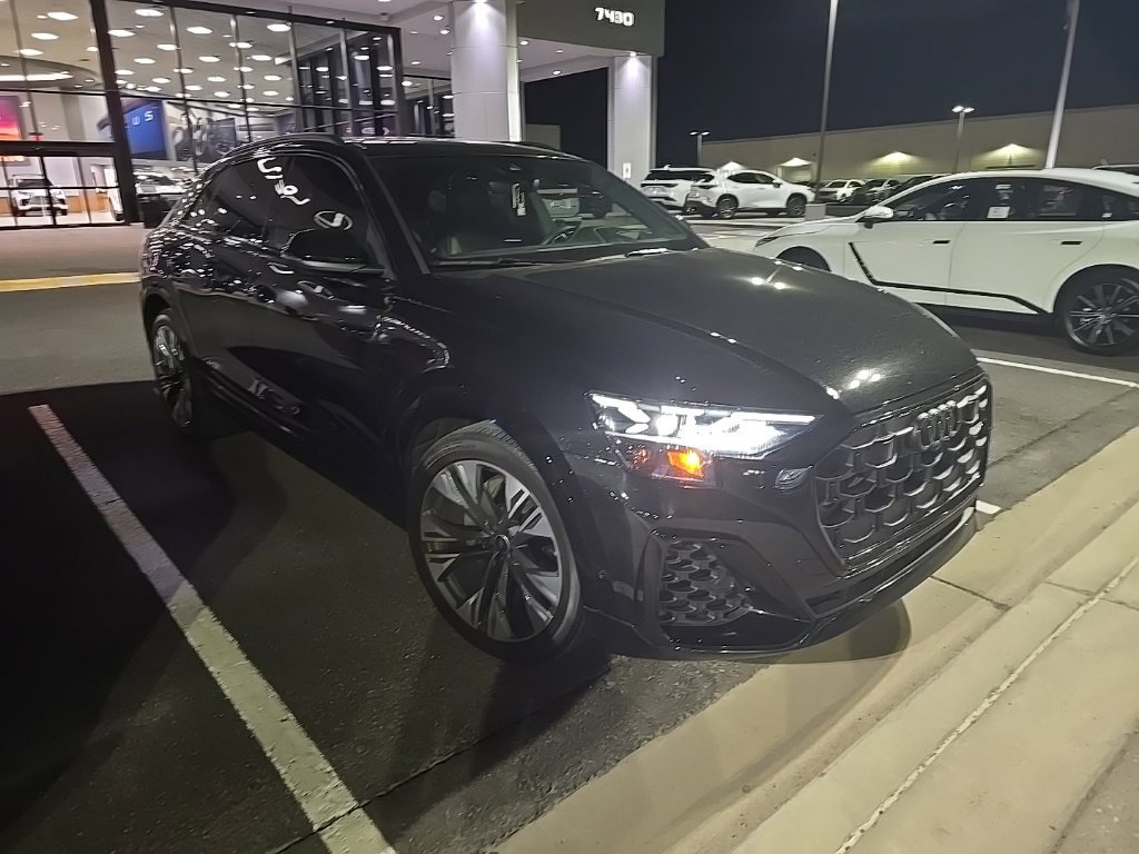 Used 2024 Audi Q8 Prestige AWD/4WD image 3