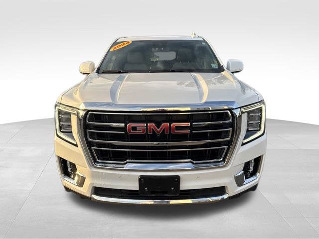 Used 2024 GMC Yukon SLT w/ SLT Premium Package AWD/4WD image 2