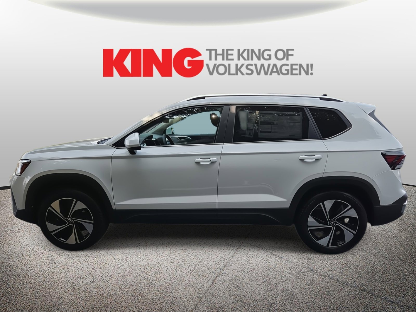 New 2025 Volkswagen Taos SE image 4