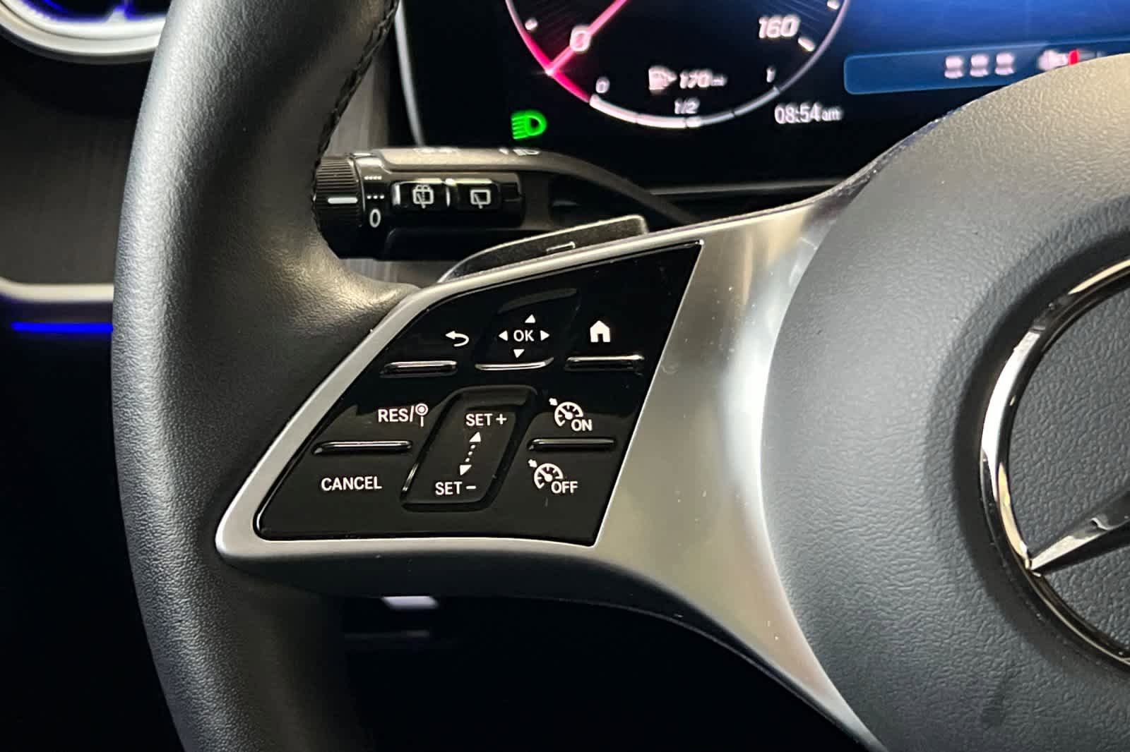 Used 2025 Mercedes-Benz GLC 300 4MATIC image 28