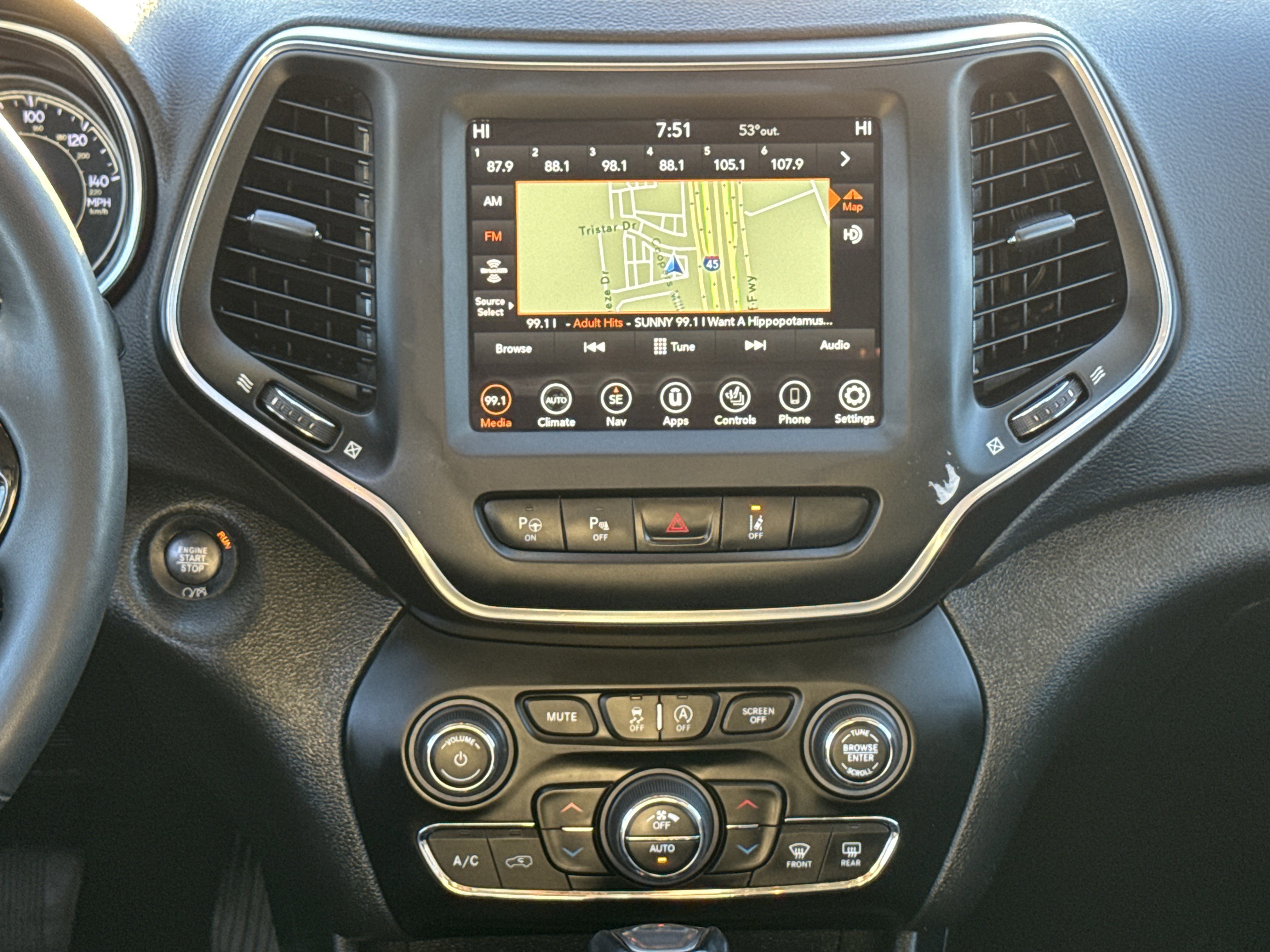 Used 2023 Jeep Cherokee Altitude Lux image 17