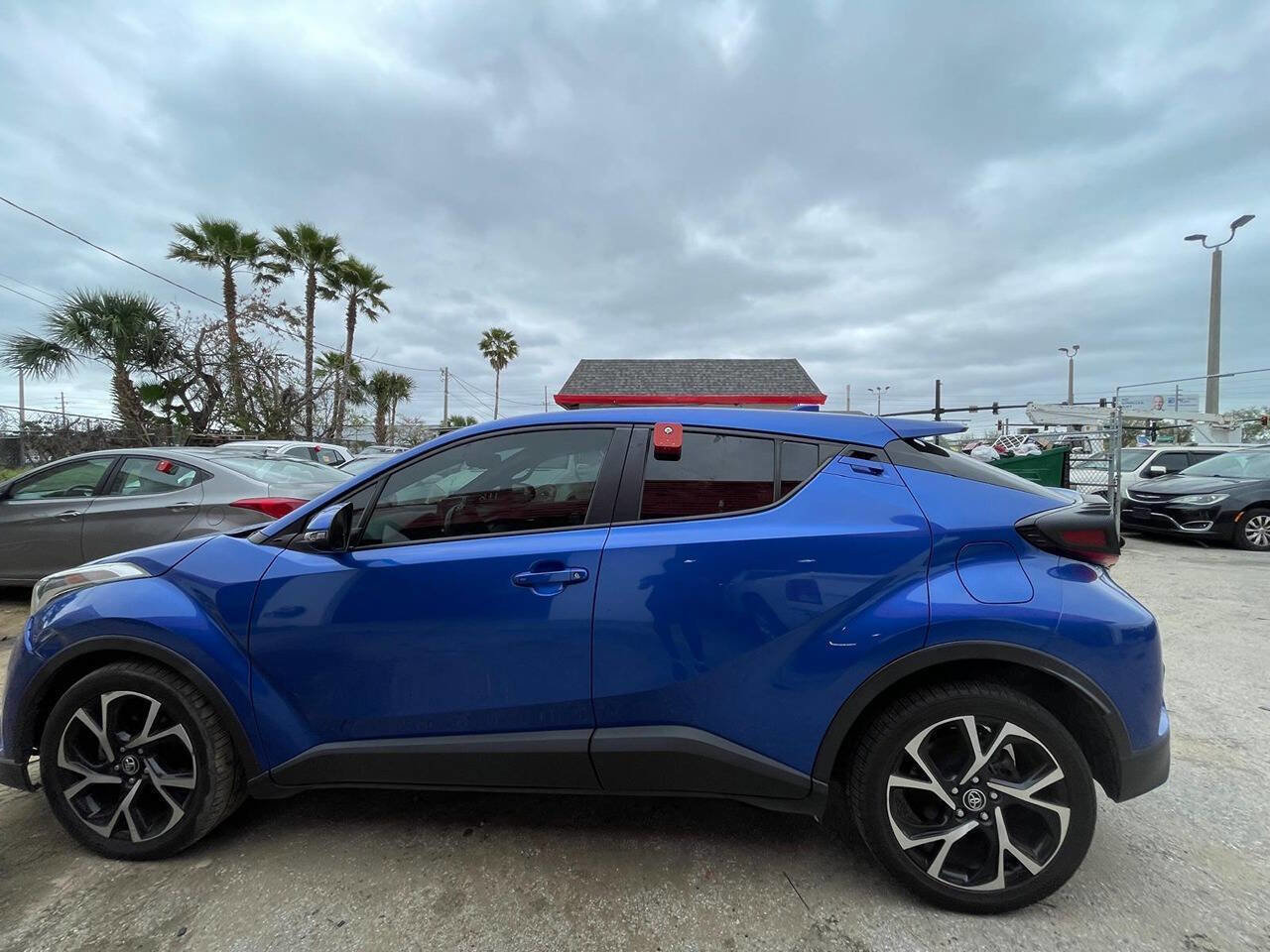Used 2019 Toyota C-HR XLE FWD image 20