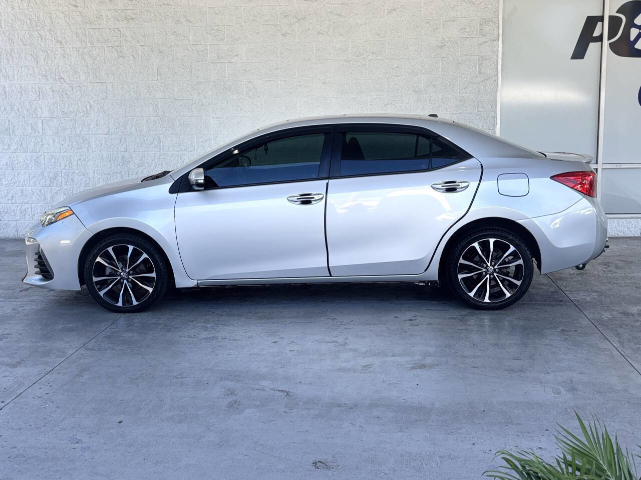 Used 2019 Toyota Corolla SE w/ SE Premium Package FWD image 6