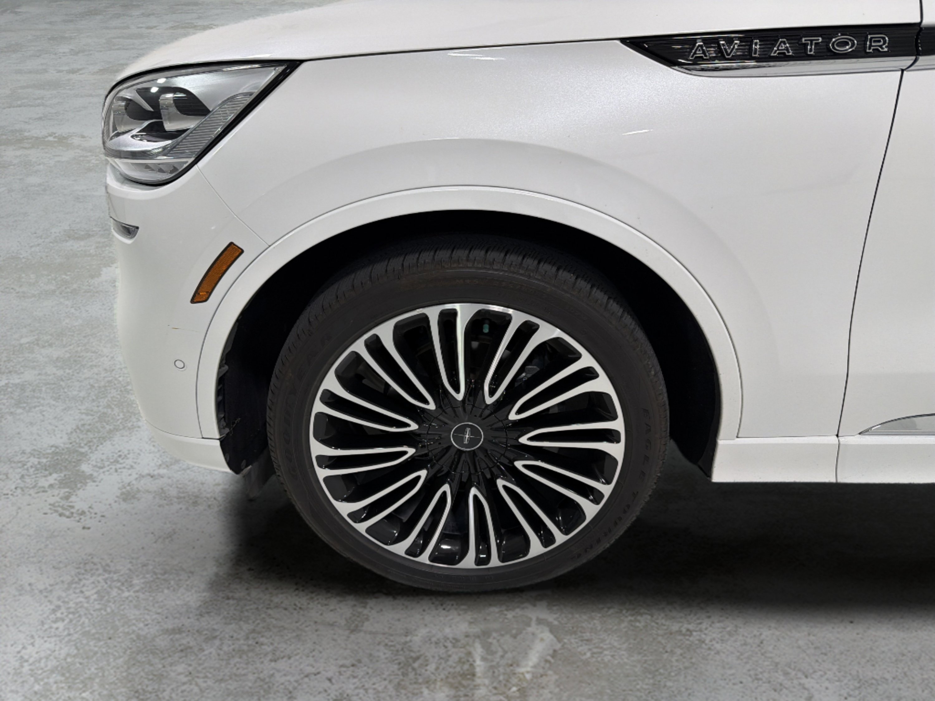 Used 2024 Lincoln Aviator Black Label w/ Dynamic Handling Package AWD/4WD image 9