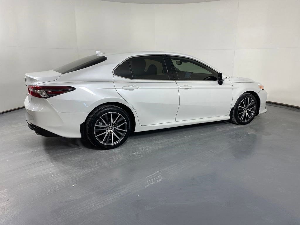 Used 2023 Toyota Camry XLE image 6