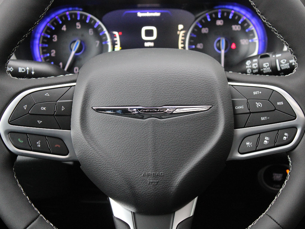 New 2026 Chrysler Pacifica Select AWD/4WD image 14