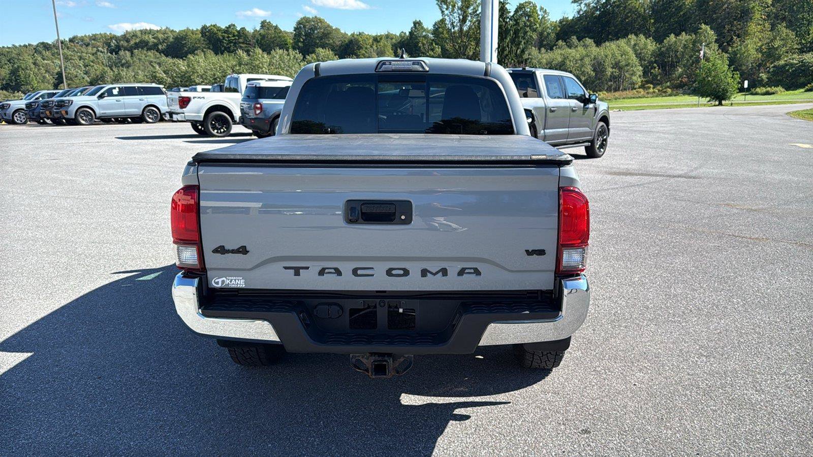 Used 2019 Toyota Tacoma SR5 AWD/4WD image 5