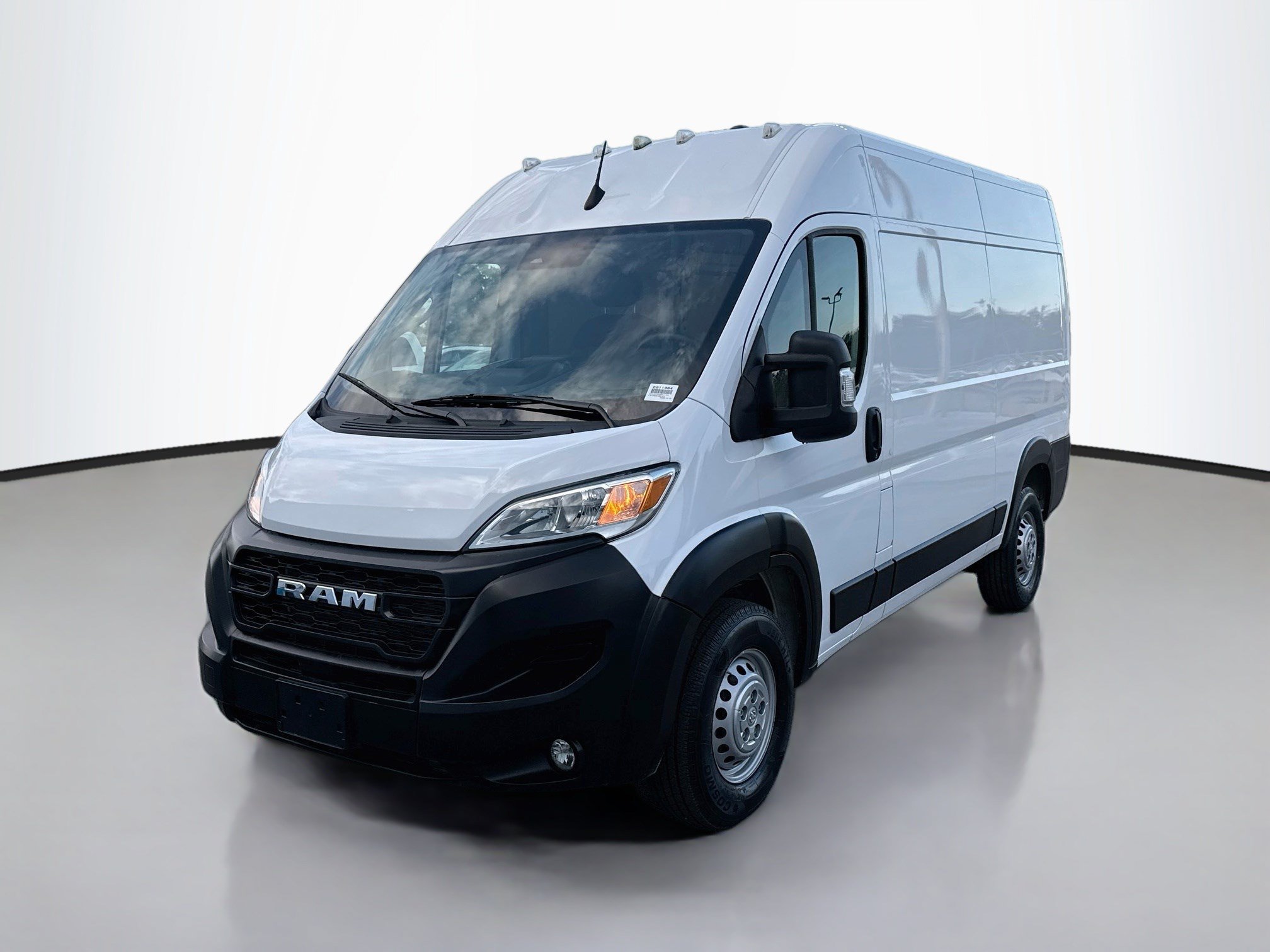 Used 2025 RAM ProMaster 2500 w/ Convenience Group FWD image 4