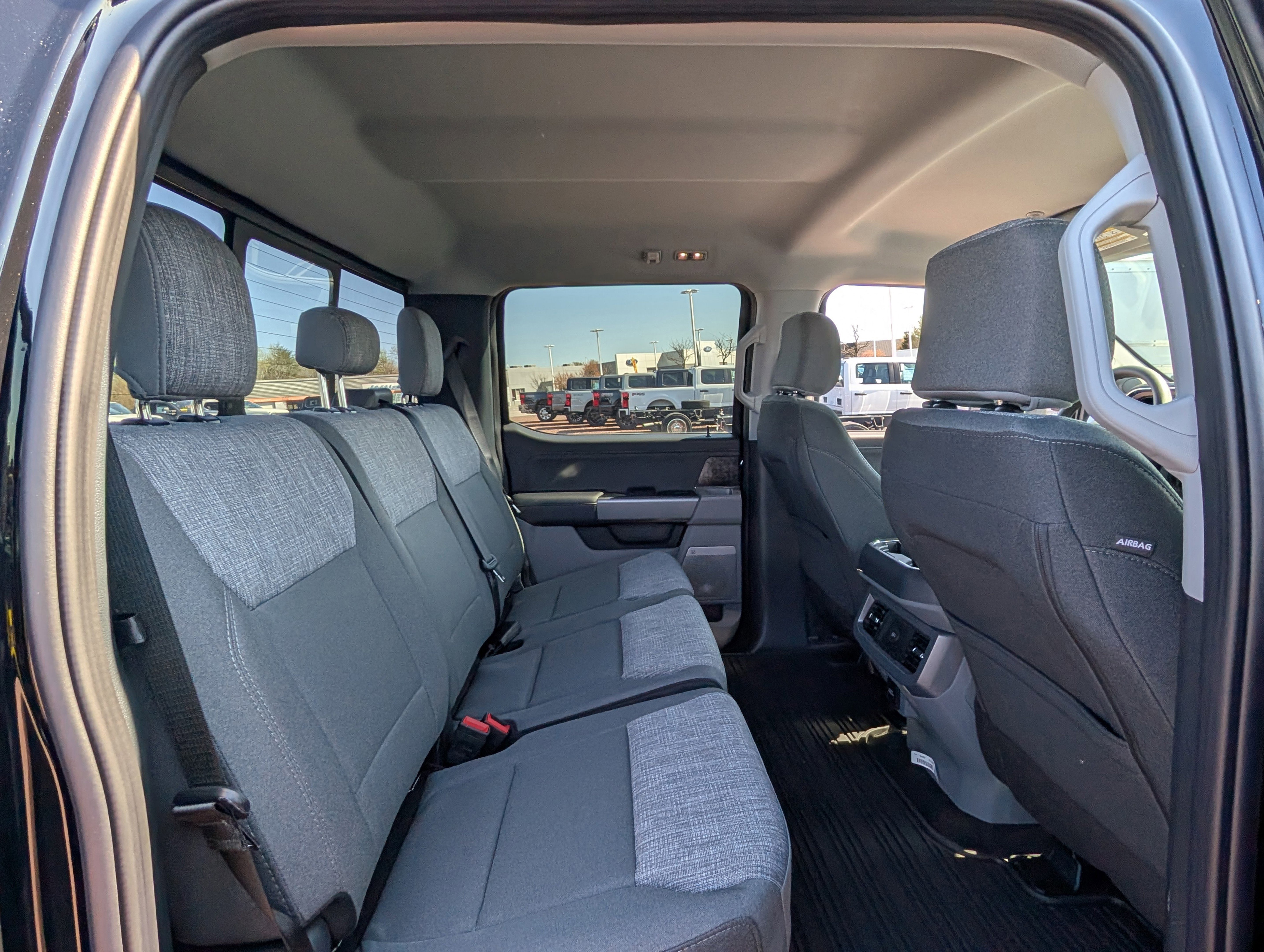 New 2025 Ford F350 XLT w/ Black Appearance Package image 9