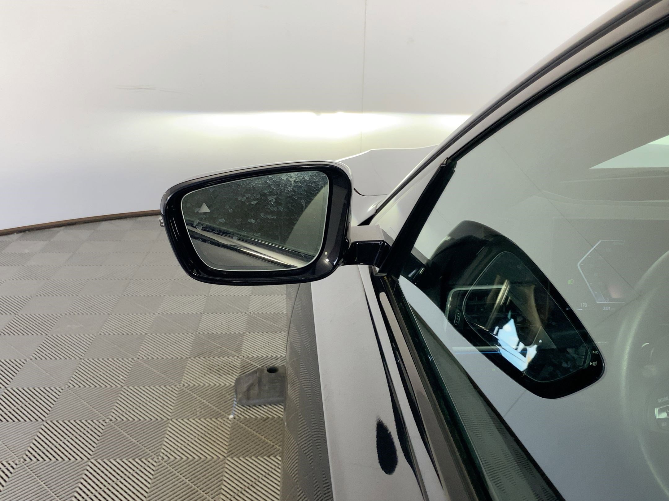 Used 2023 BMW 330i Sedan w/ Premium Package image 20