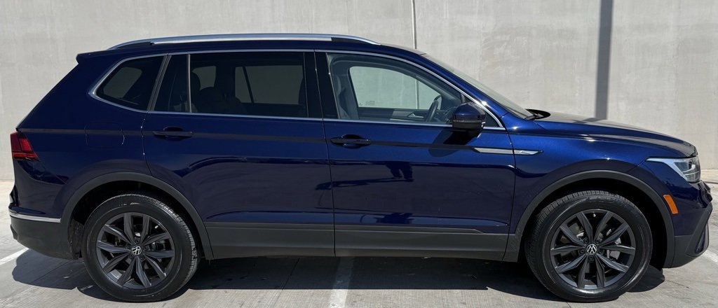 Certified 2023 Volkswagen Tiguan SE image 3
