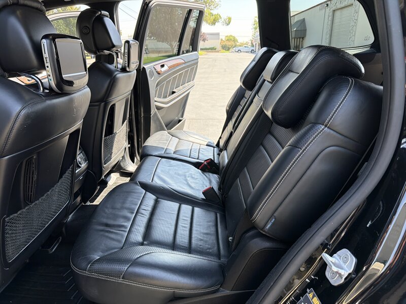 Used 2015 Mercedes-Benz GL 63 AMG 4MATIC image 25