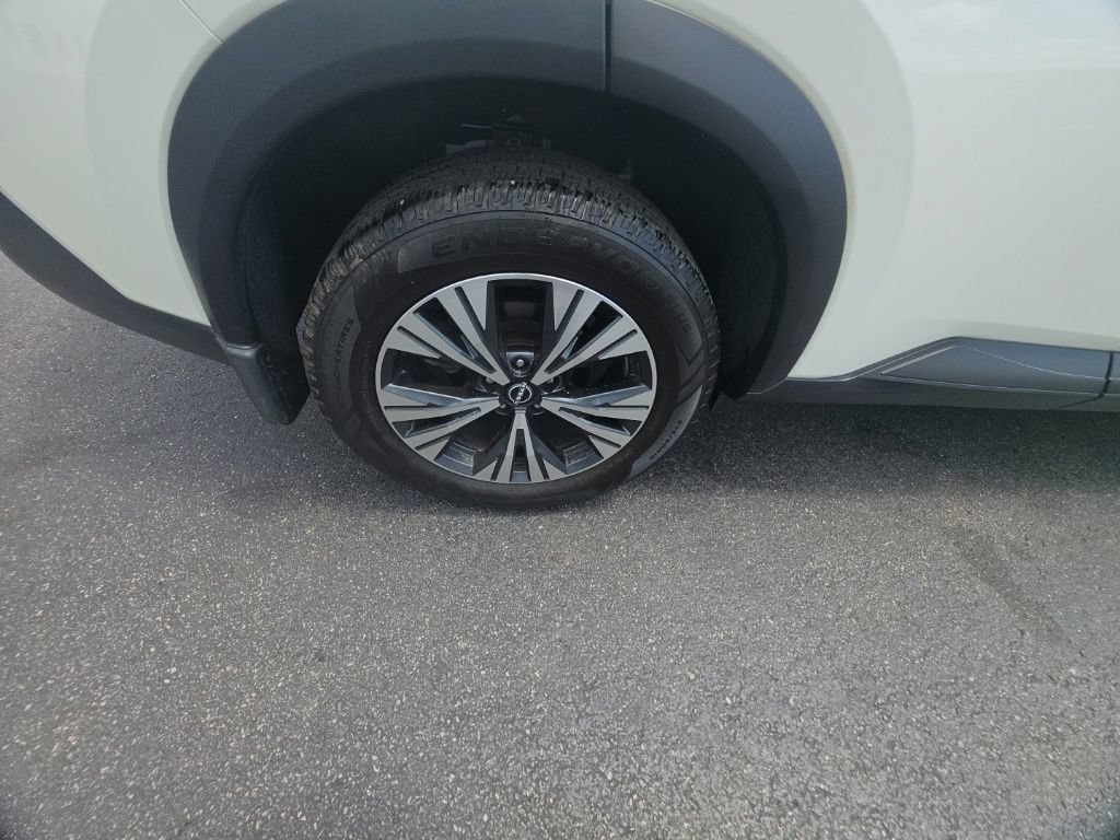 Used 2023 Nissan Rogue SV AWD/4WD image 10