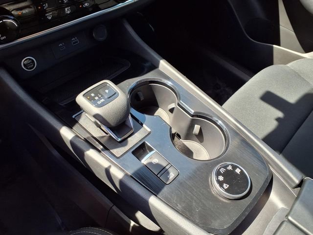 Used 2023 Nissan Rogue S image 22