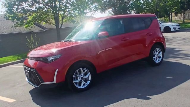 Certified 2025 Kia Soul LX w/ LX Technology Package FWD image 7