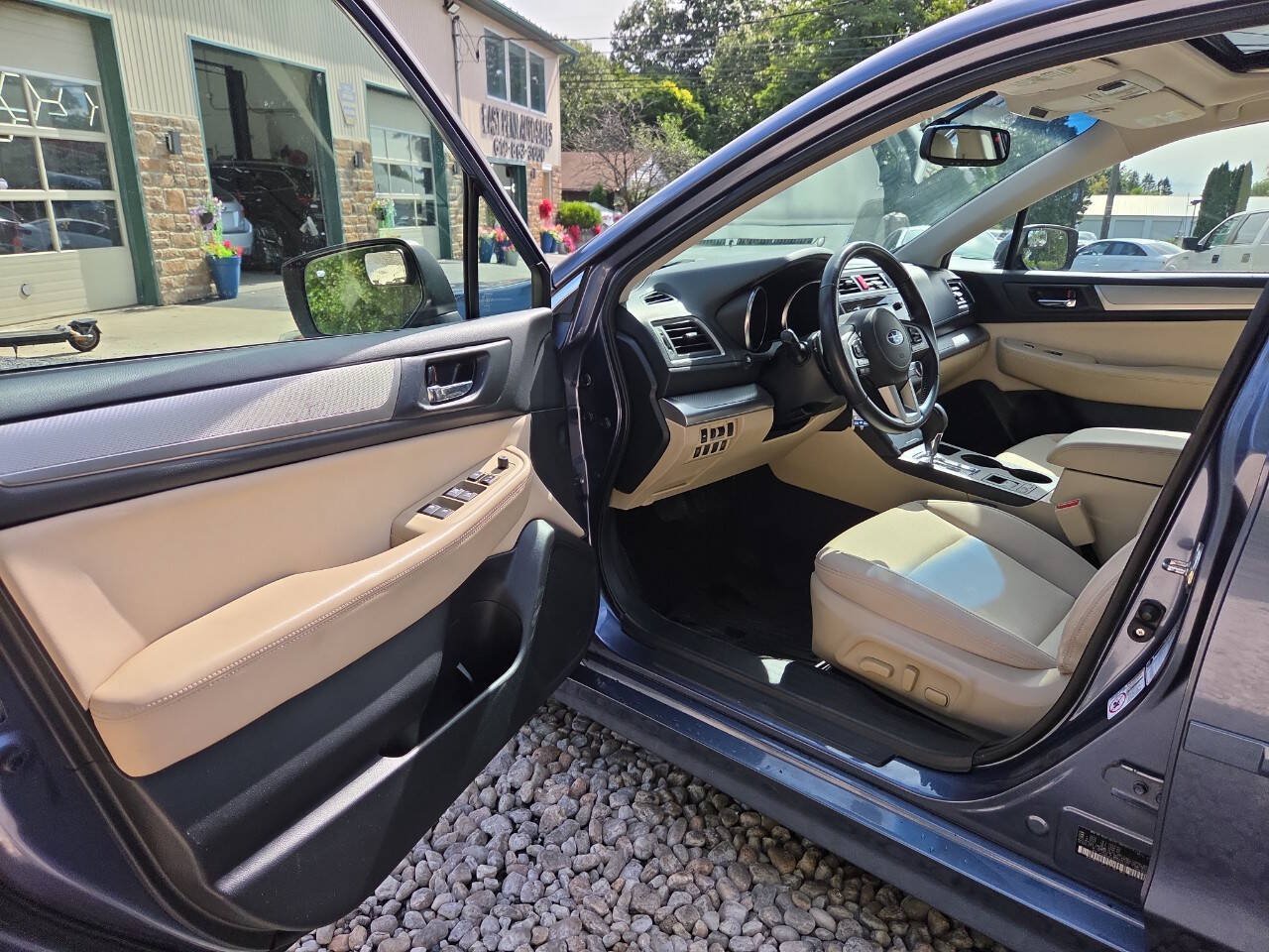Used 2015 Subaru Legacy 2.5i Premium w/ Moonroof Package AWD/4WD image 15