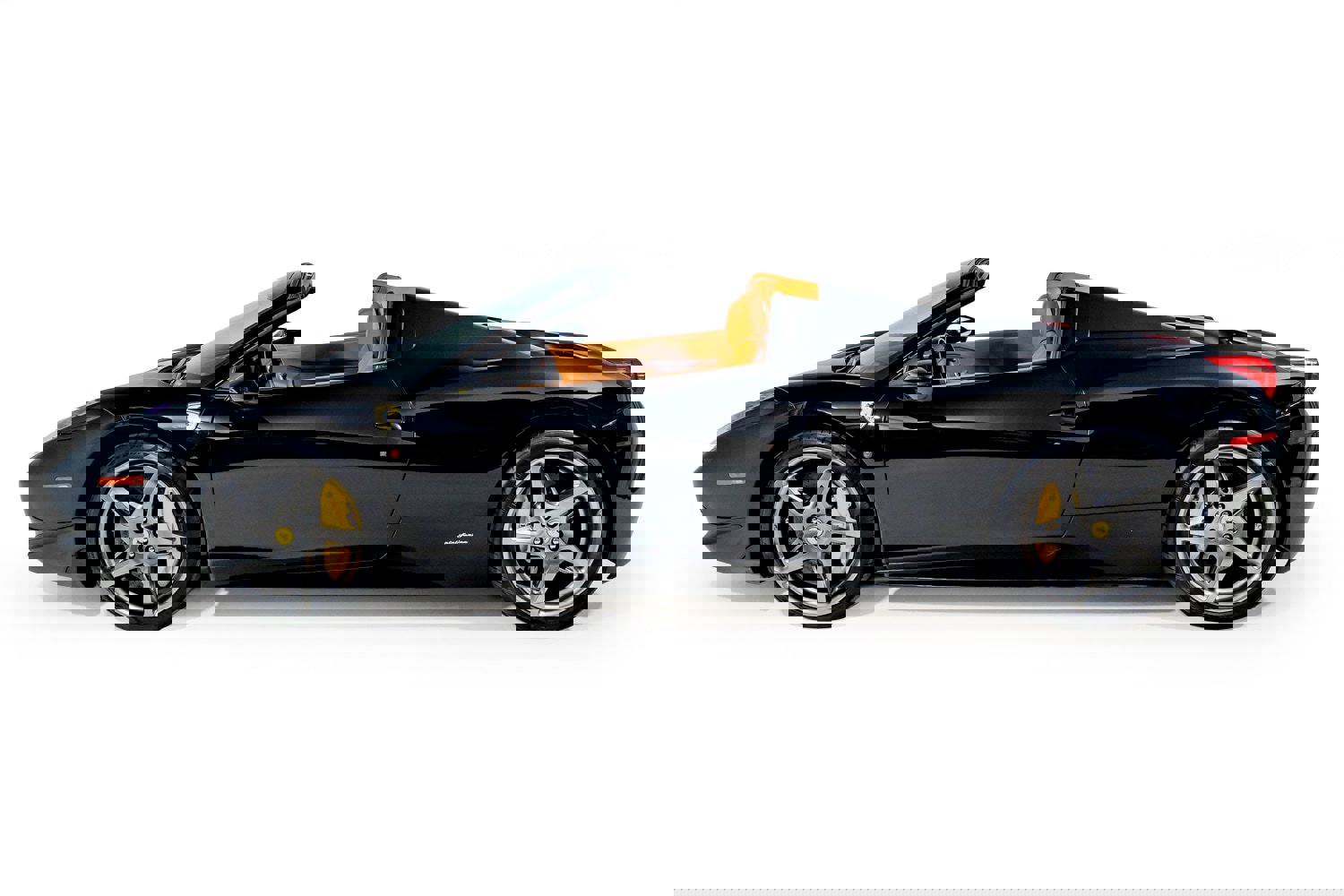 Used 2014 Ferrari 458 Spider image 15