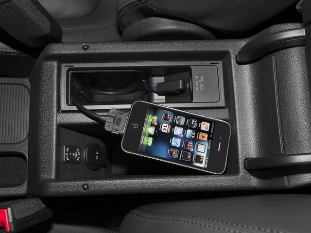 Used 2017 Volkswagen Tiguan Limited w/ Premium Package image 16