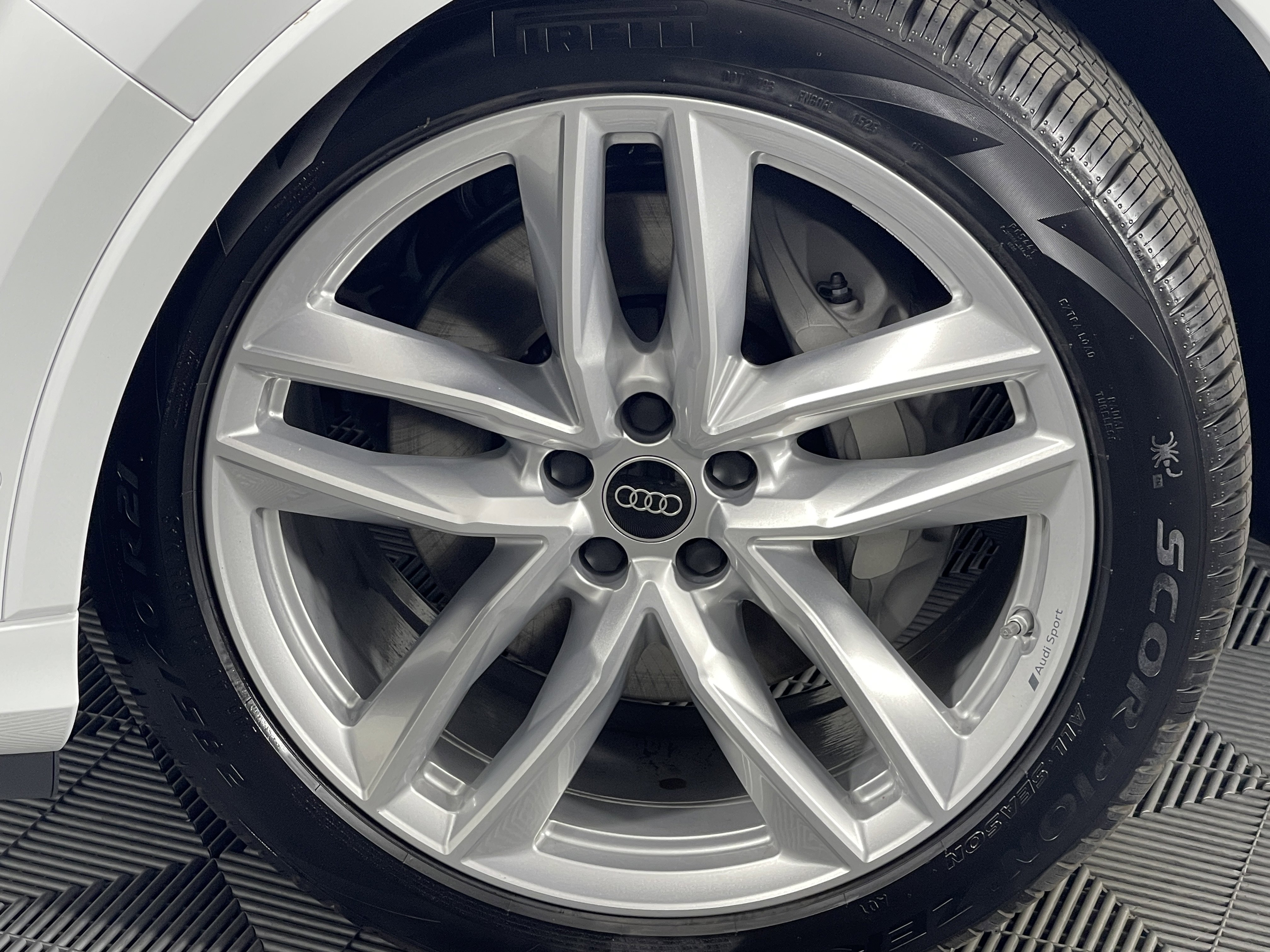 New 2025 Audi Q7 3.0T Premium Plus image 7