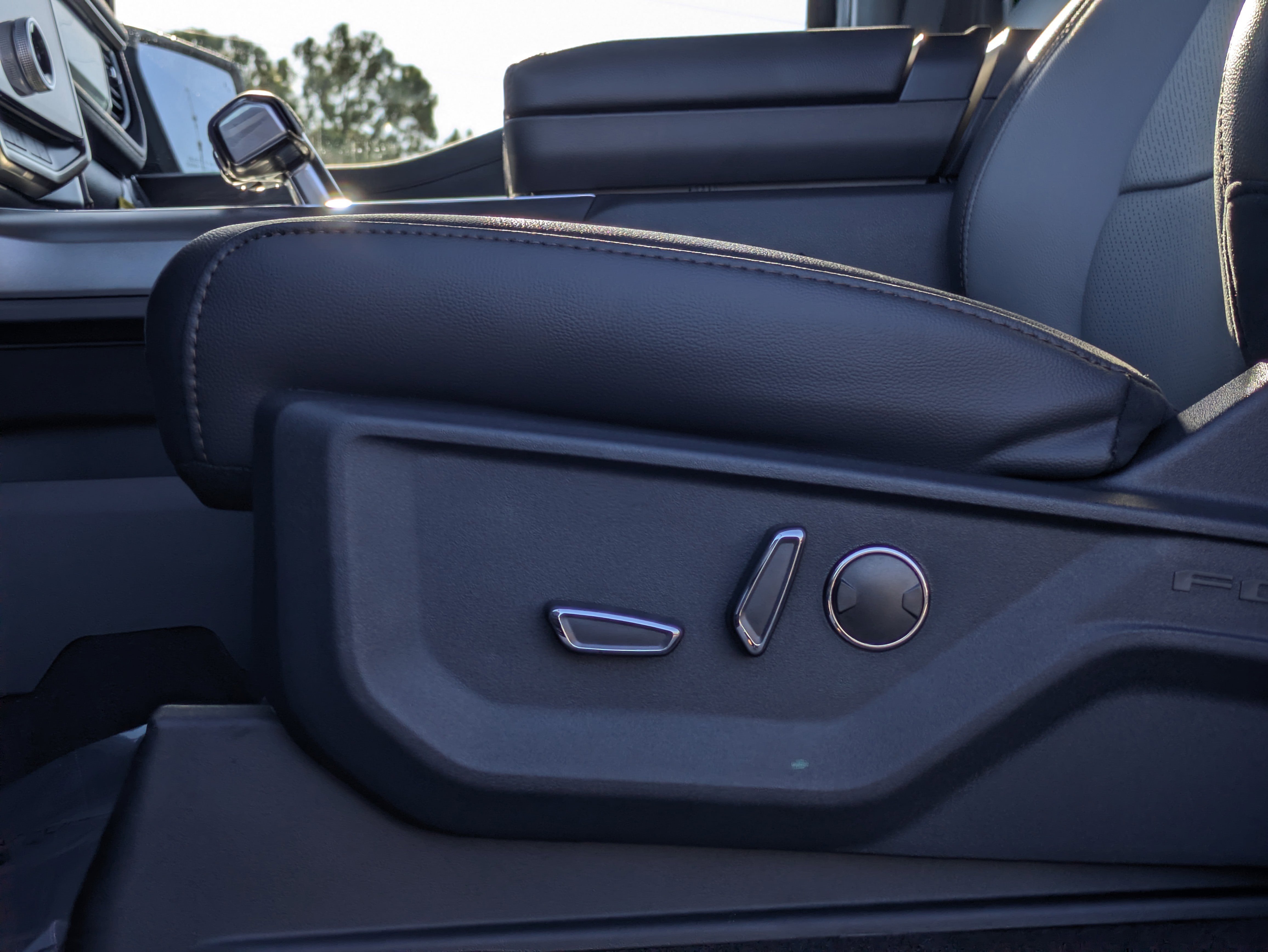 New 2025 Ford F150 Lightning Lariat image 24