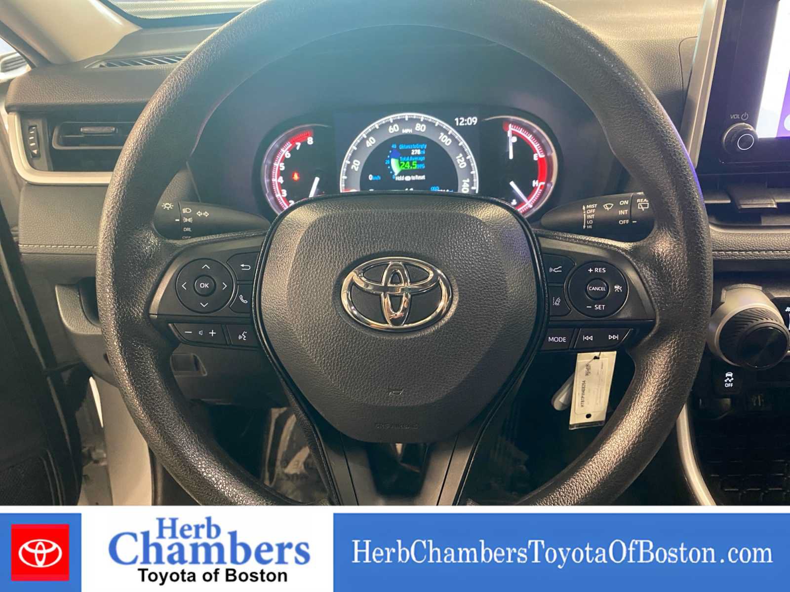 Used 2023 Toyota RAV4 LE AWD/4WD image 16