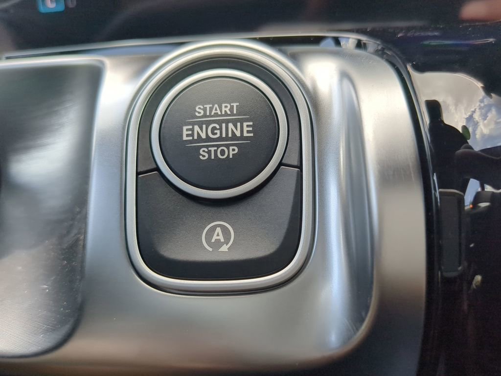 New 2024 Mercedes-Benz GLB 250 image 15