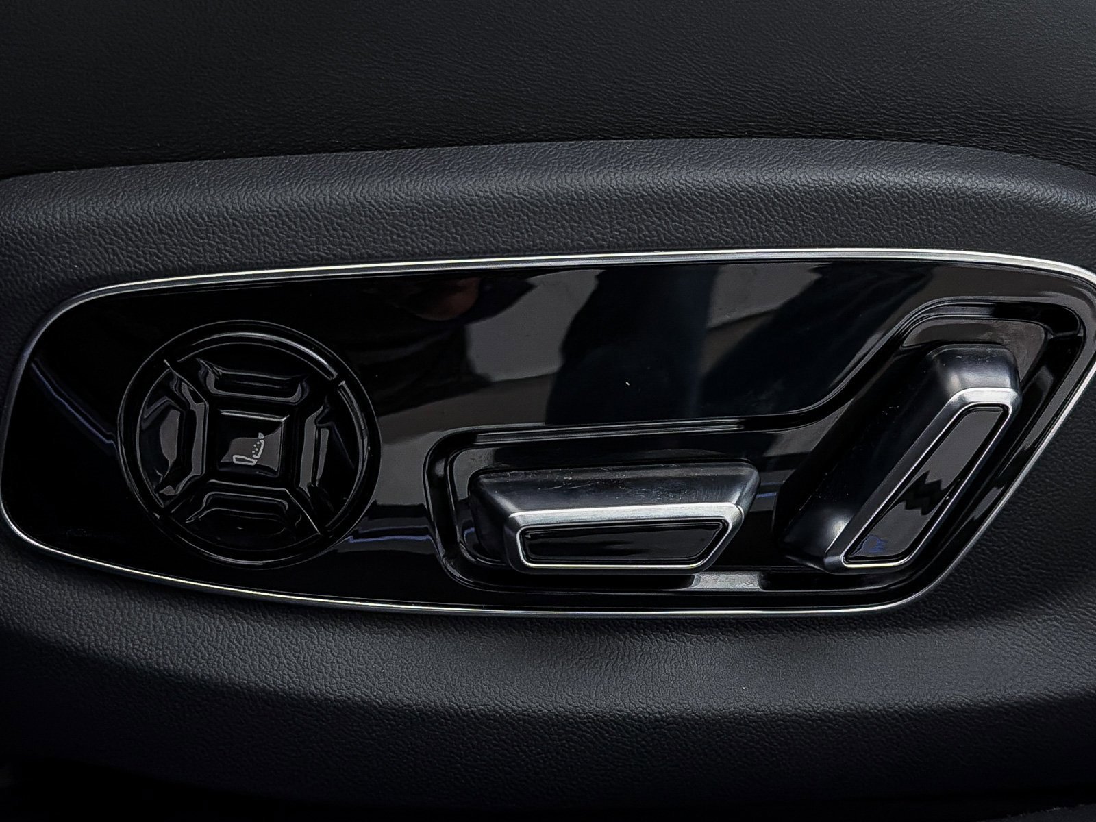 Used 2024 Audi S8 4.0T image 29