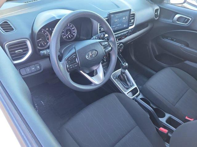Used 2021 Hyundai Venue SE FWD image 6