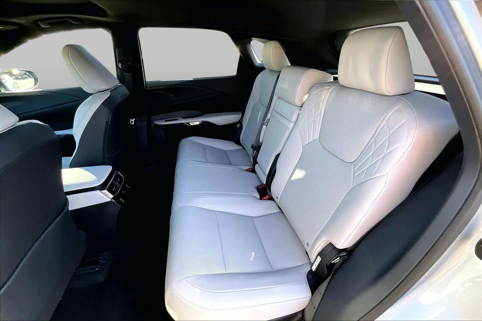 Used 2026 Lexus RX 350h w/ Convenience Package AWD/4WD image 18