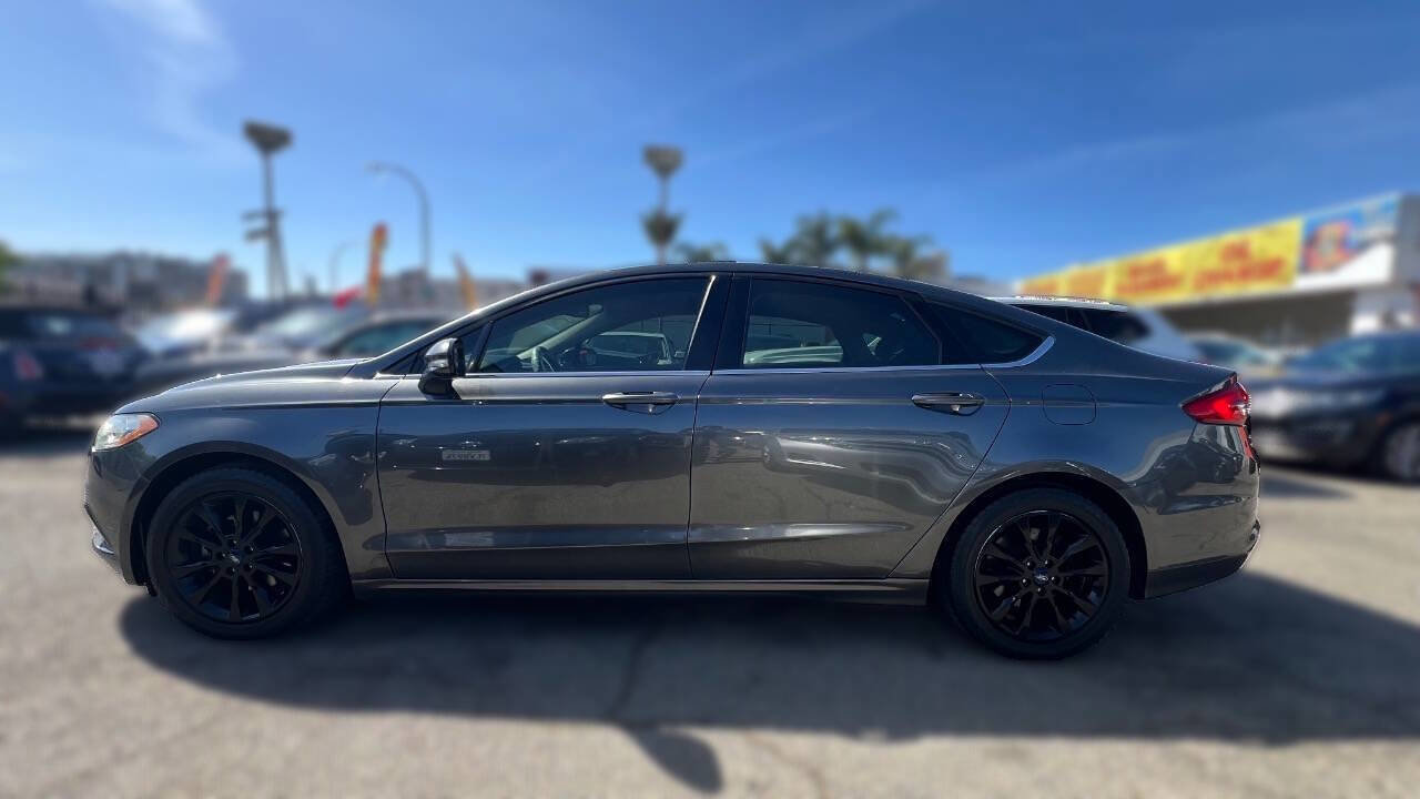 Used 2017 Ford Fusion SE image 7
